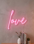 neon-led-love-script-decoration-murale3