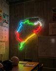 Néon LED Circuit Nürburgring allumé sur mur de garage – Chill'Neon