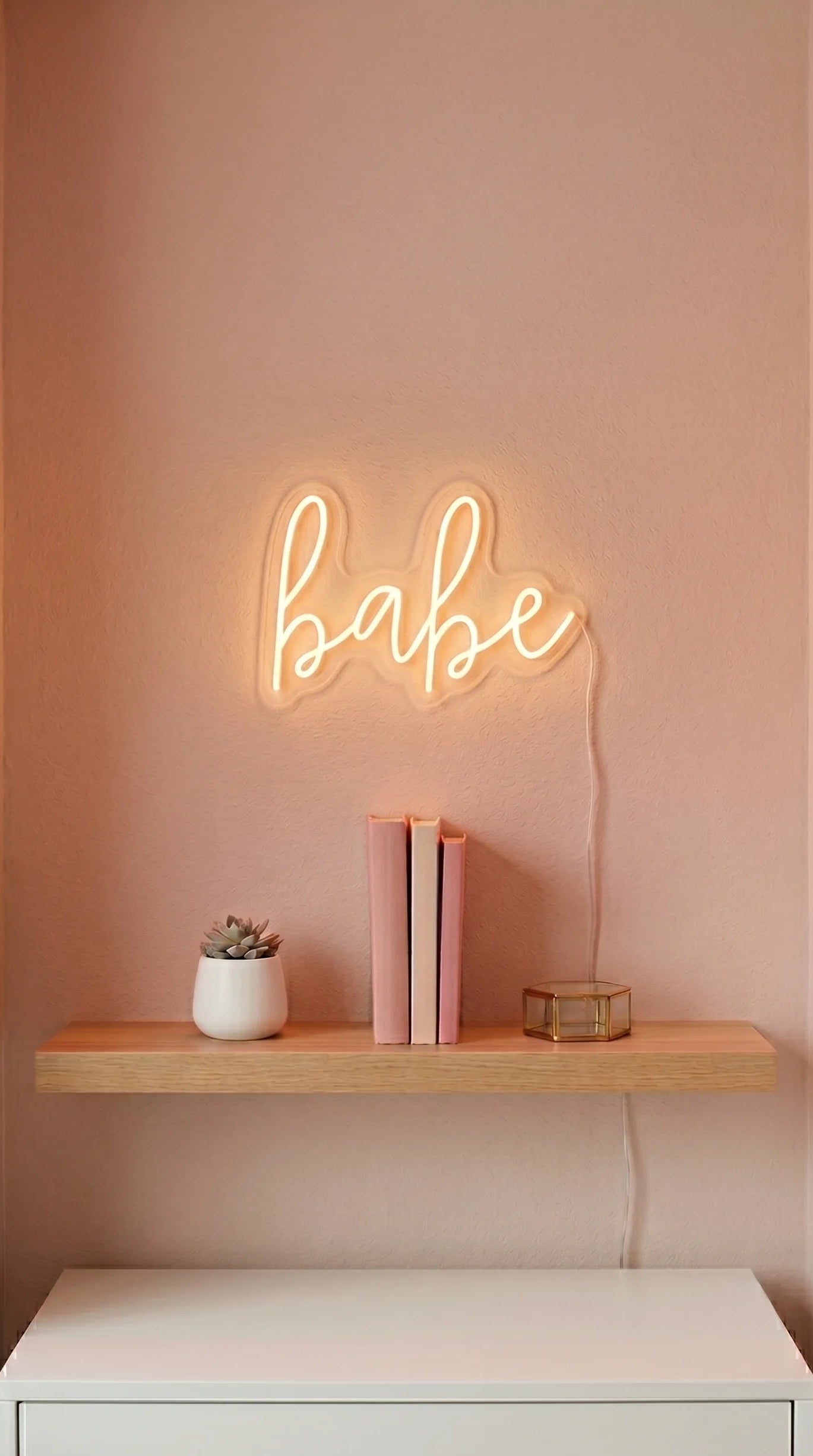 neon-led-babe-script-decoration-murale