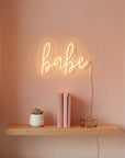 neon-led-babe-script-decoration-murale