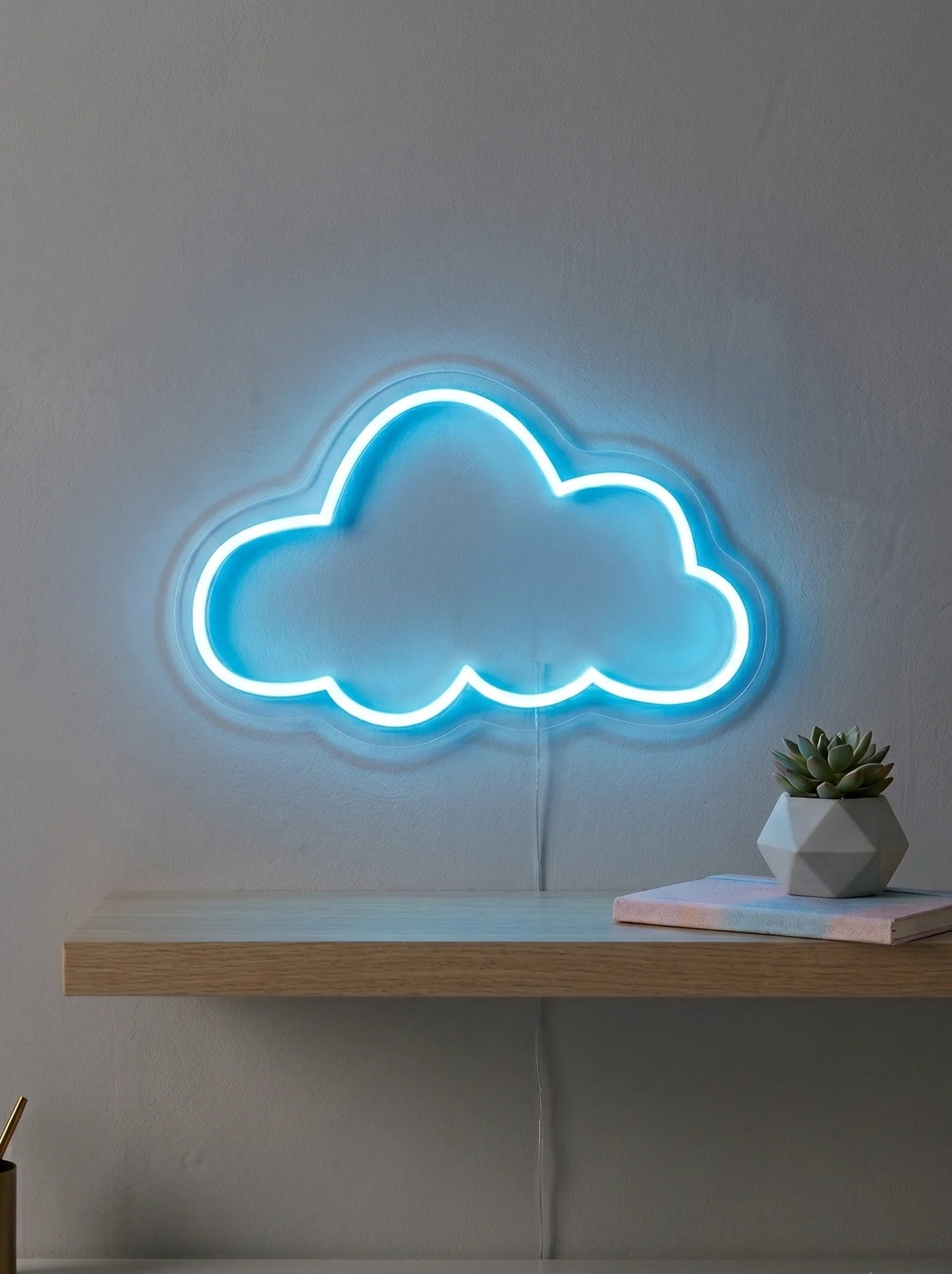 neon-led-nuage-bleu-ciel-decoration-murale